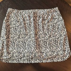 NWOT CHICO’S “Skort” with geo design